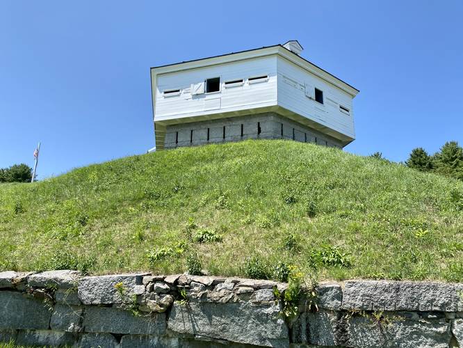 Default image for Fort McClary Trail, a 0.4-mile trail in Kittery, ME (US)
