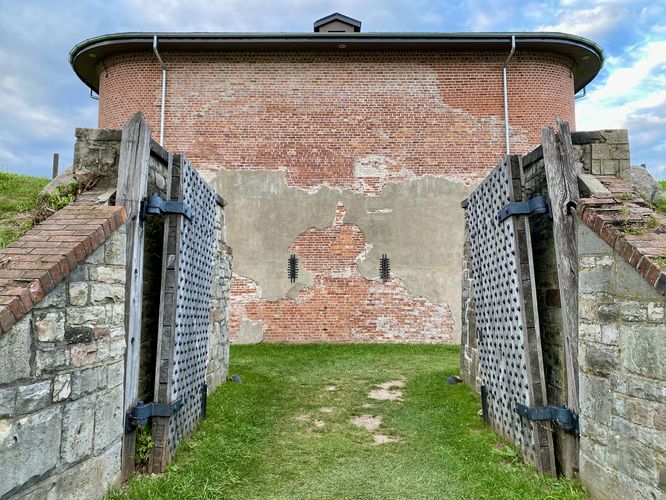 Default image for Fort Mississauga Trail, a 0.8-mile trail in Niagara-on-the-Lake, ON (CA)