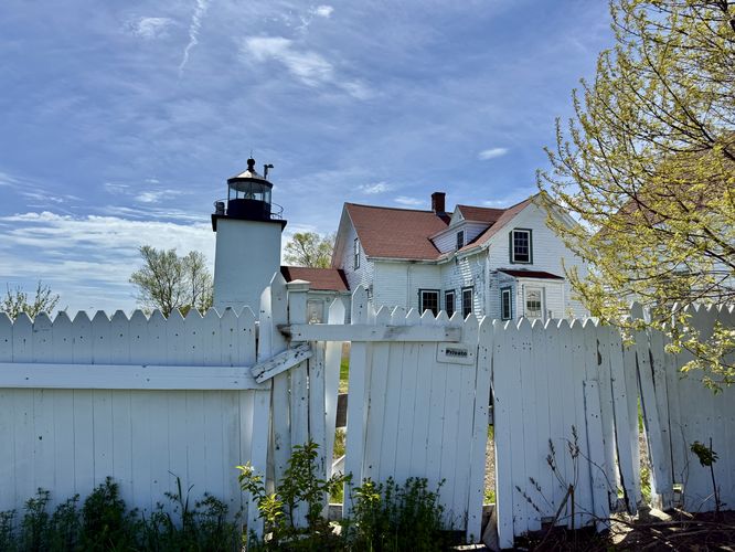 Fort Point Light (private)