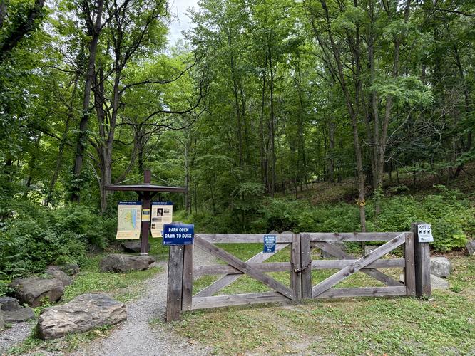 Franny Reese State Park trailhead entrance