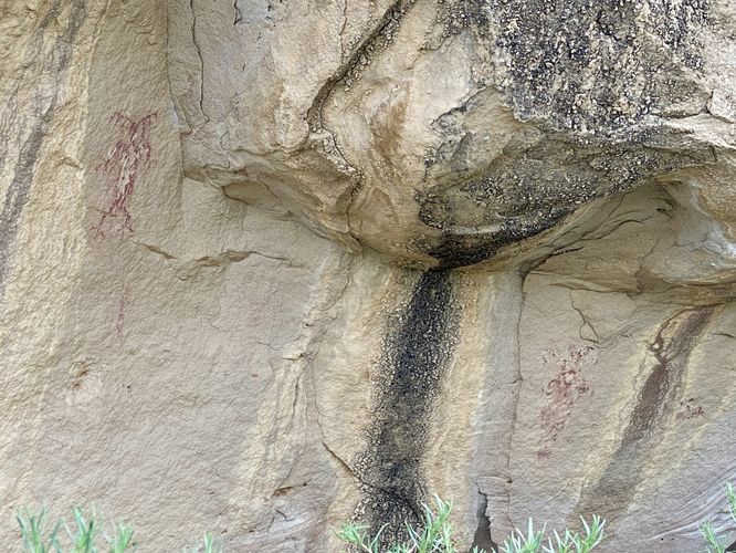 More pictographs and petroglyhs (zoomed in)