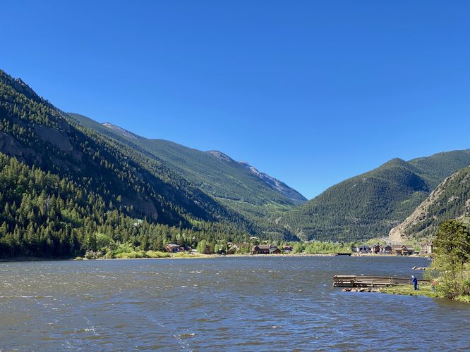 View of Georgetown Lake and fishermen