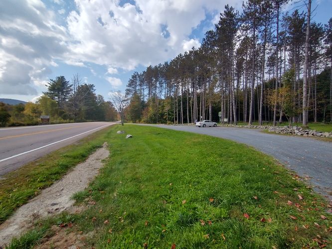 Robert Frost Wayside picnic area parking 