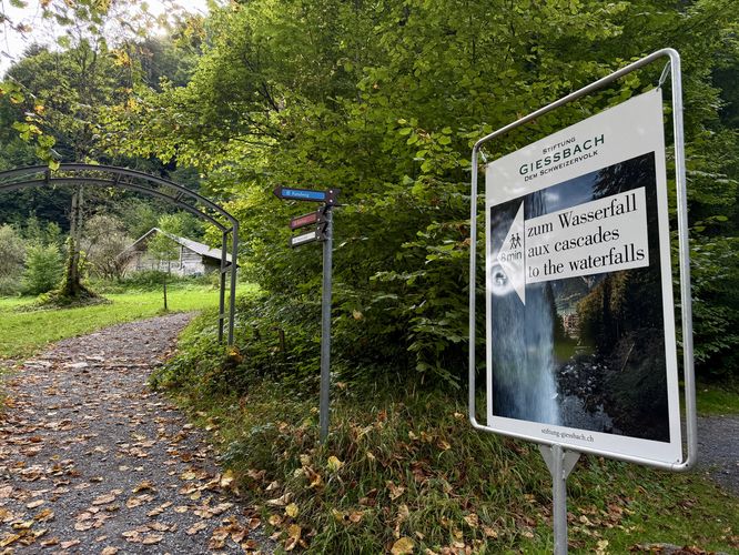 Picture 2 of Giessbach Falls Trail