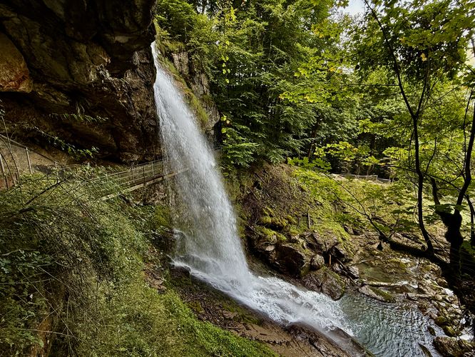 Picture 5 of Giessbach Falls Trail