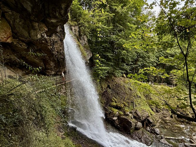 Picture 9 of Giessbach Falls Trail