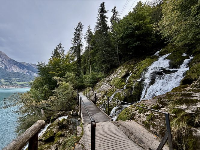 Picture 34 of Giessbach Falls Trail