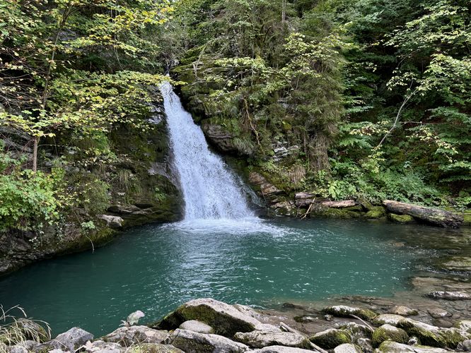 Picture 38 of Giessbach Falls Trail