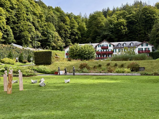 Picture 45 of Giessbach Falls Trail