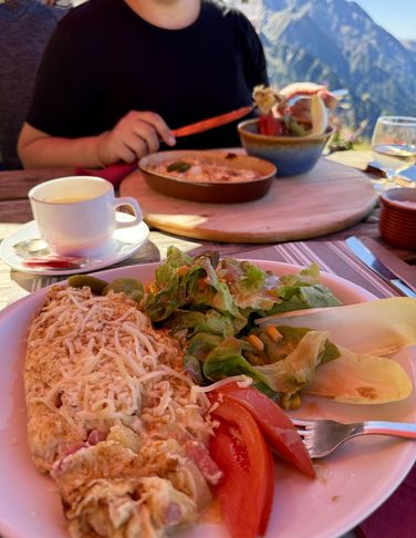 Amazing lunch at Refuge du Plan de l'Aiguille