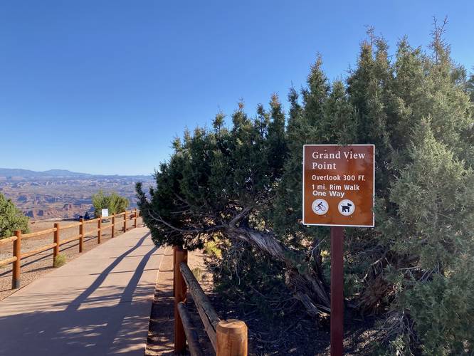 Grand View Point Trail trailhead