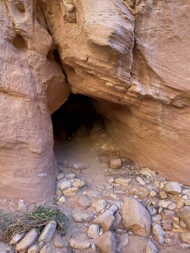 Optional tunnel exploration in Grand Wash