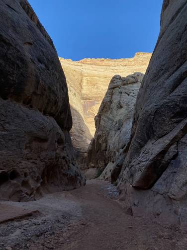 Hiking  The Narrows of Grand Wash