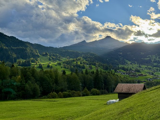 Default image for Grindelwald Loop Walk, a 2.9-mile trail in Grindelwald, AA (CH)