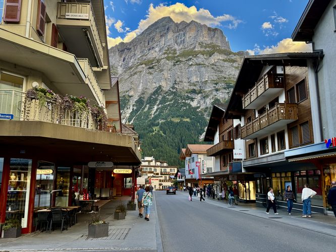 Main street Grindelwald (Tourist Central)