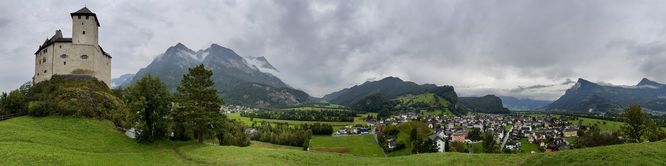 Panoramic view of Burg Gutenberg