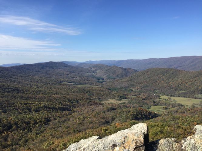 Default image for Hanging Rock Hike, a 7.0-mile trail in New Castle, VA (US)