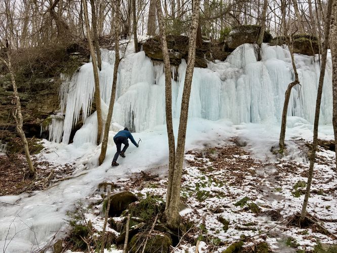 Picture 5 of Haunted Mine Falls Ice Climbing 020225
