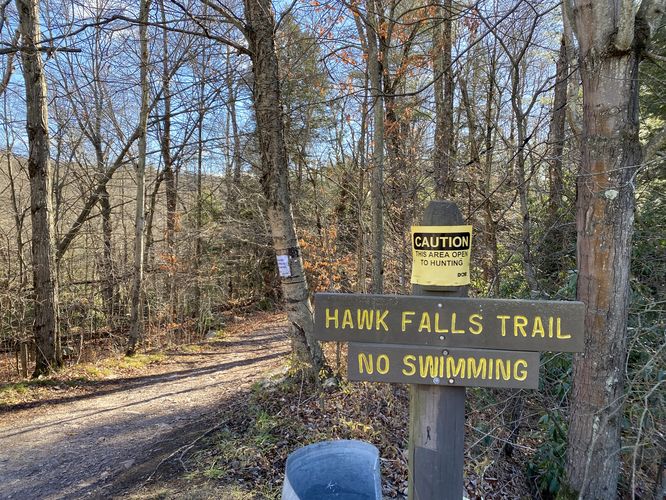 Hawk Falls Trail trailhead
