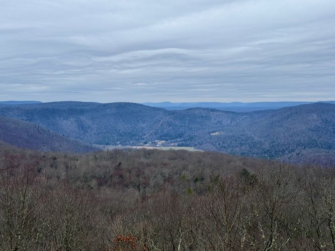 Default image for High Knob Overlook, a 0.1-mile trail in Hillsgrove, PA (US)