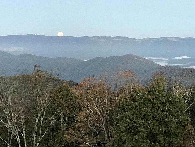 Default image for High Knob Peak and Chief Benge Scout Trail, a 4.0-mile trail in Norton, VA (US)
