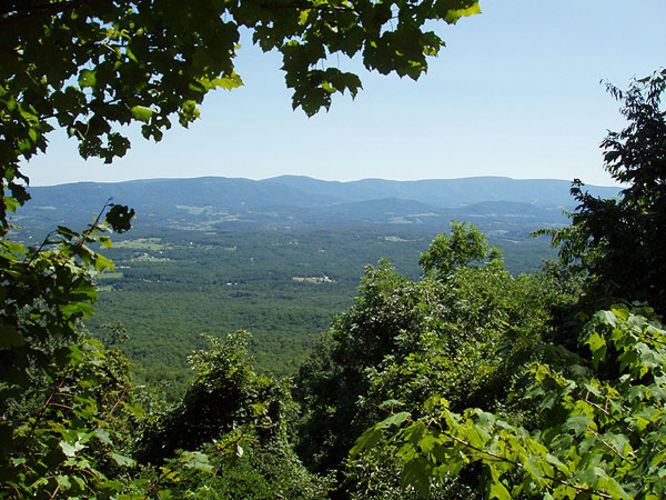 Default image for High Peak Hike, a 6.4-mile trail in Strasburg, VA (US)