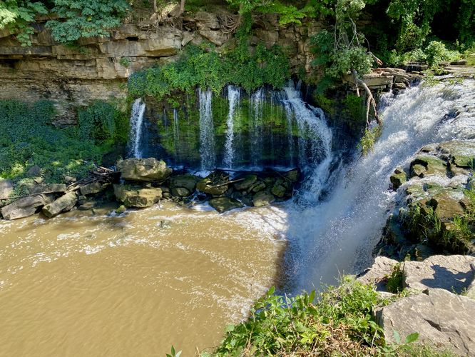 Upper Ball's Falls (10.7-meters / 35-feet)