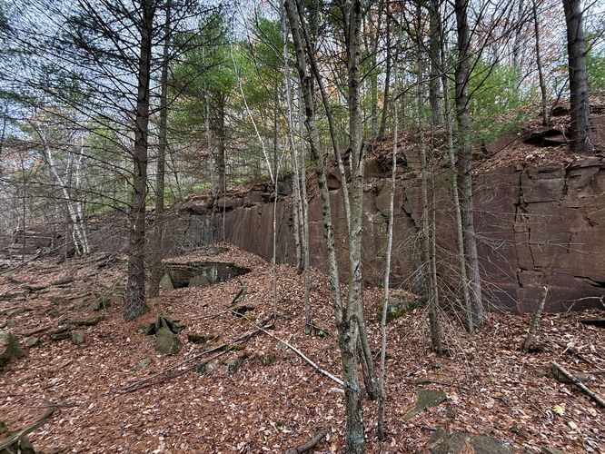 Large, flat wall of Horn's Quarry