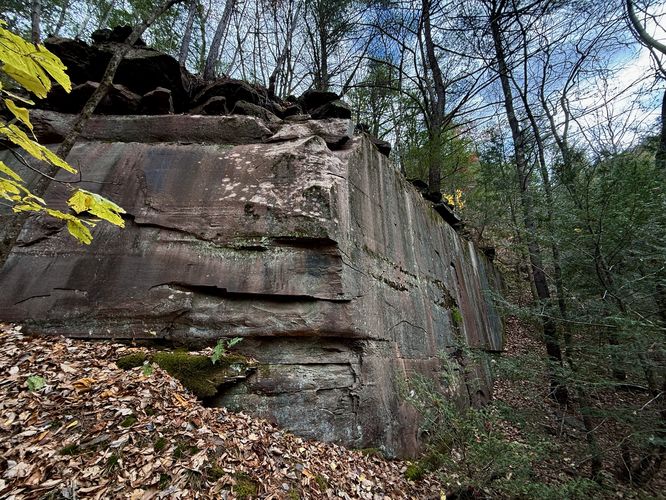 The old, large quarry of Horn's Quarry (early 1900s)