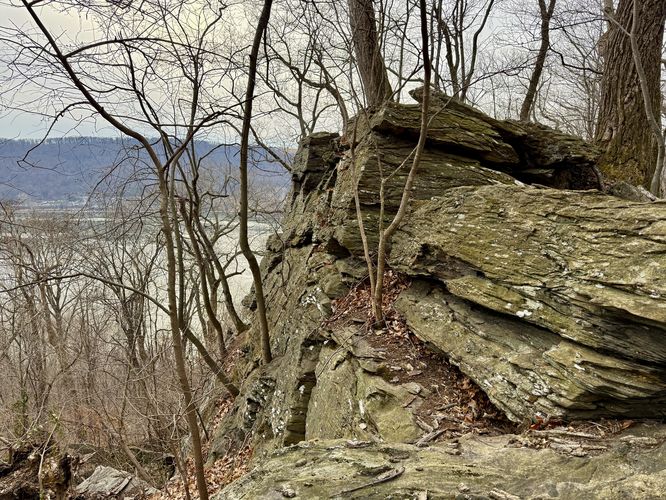Bedrock ridgeline leads to House Rock