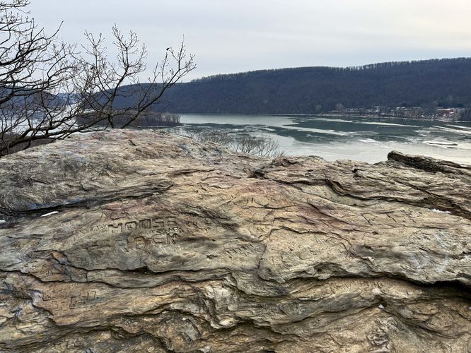 Default image for House Rock Overlook Hike, a 0.8-mile trail in Pequea, Pennsylvania (US)