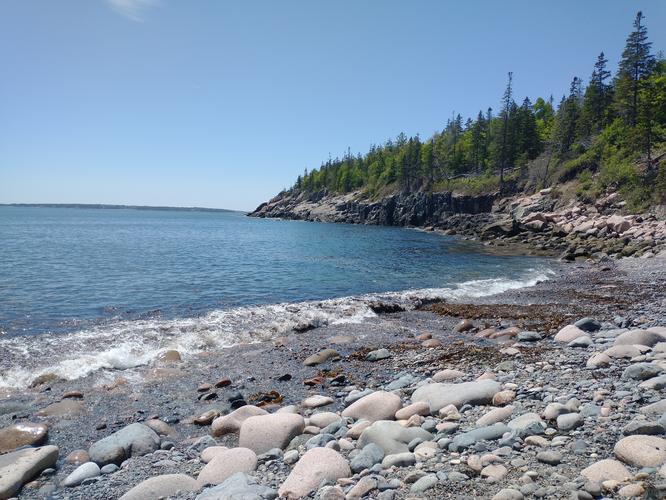 Gentle waves at Hunters Beach shore 