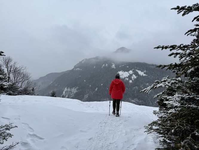 Hiking out to the South Overlook on Indian Head