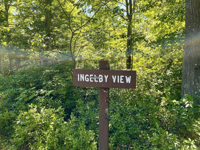 Ingelby View trail sign