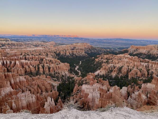 View of Bryce Canyon and Hoodoos from the Rim Trail