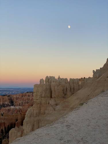 View of Bryce Canyon from Middle Inspiration Point