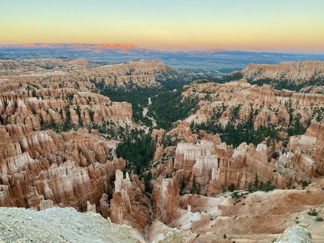 View of Bryce Canyon from Lower Inspiration Point