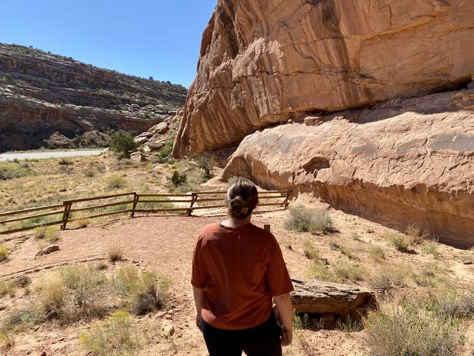 Hiking to the Intestine Man petroglyphs