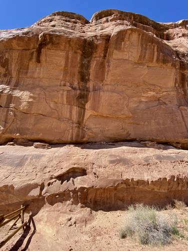 Cliffs at the Intestine Man petroglyphs