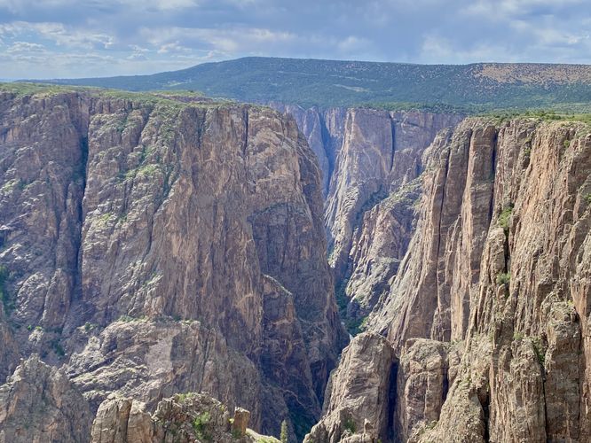 Westward view into the Black Canyon from Island Peaks View