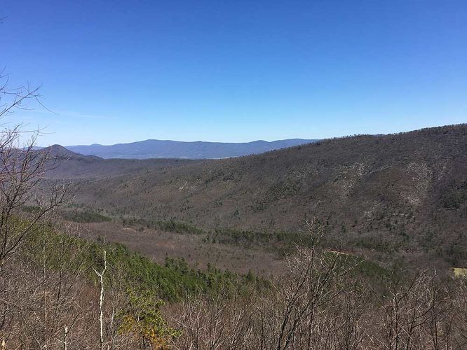 Default image for Jawbone Overlook Hike, a 2.5-mile trail in Mount Jackson, VA (US)