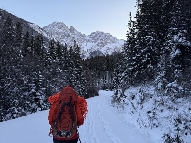 Hiking into King Creek Canyon, Alberta
