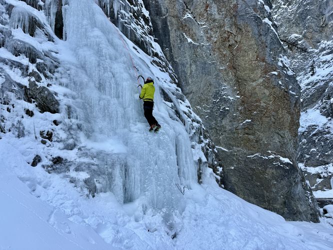 Picture 30 of King Creek Canyon Ice Climbs