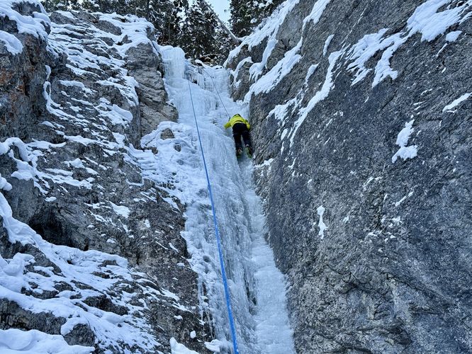 Picture 59 of King Creek Canyon Ice Climbs