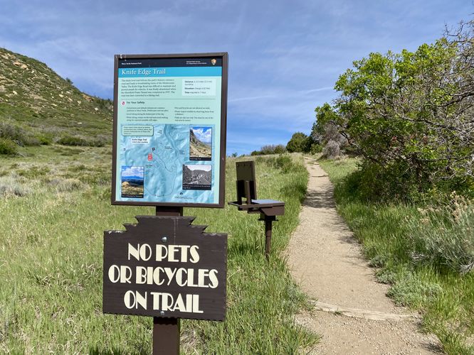 Knife Edge Trail trailhead