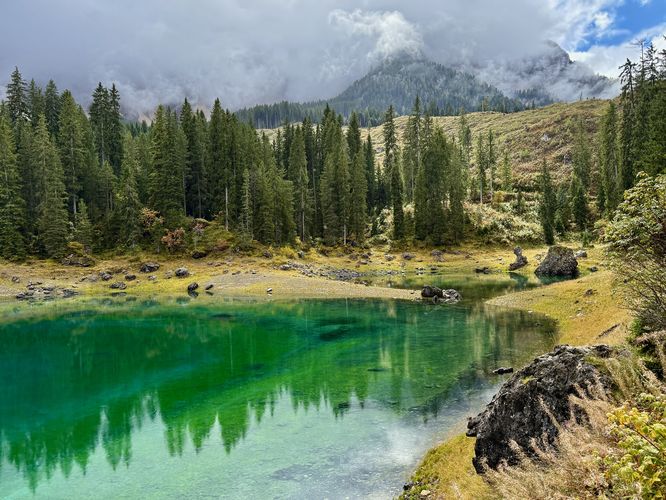 Westward view of Lago di Carezza from the north