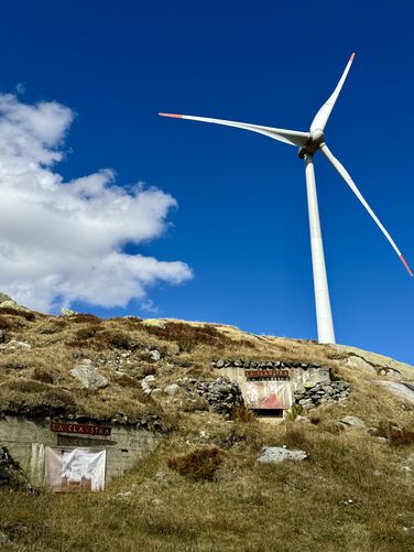 Bunks and wind turbines near the trailhead