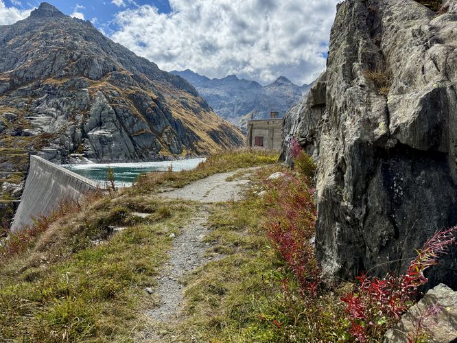 Cliffs near Lago di Lucendro