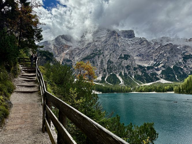 The Lago di Braies Trail and views of the turquoise lake