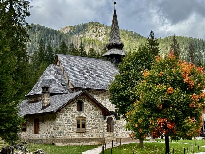 Cappella Lago di Braies (Lake Braies Chapel)